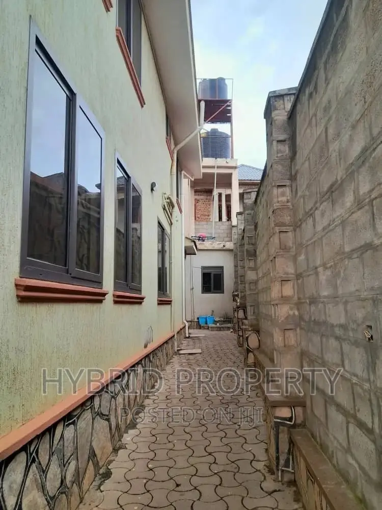 Furnished 4bdrm Mansion in Nansana~Kabulengwa, Wakiso / Wakiso