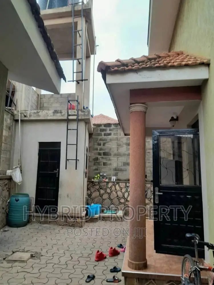 Furnished 4bdrm Mansion in Nansana~Kabulengwa, Wakiso / Wakiso