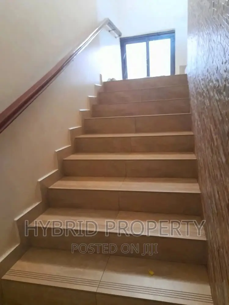 Furnished 4bdrm Mansion in Nansana~Kabulengwa, Wakiso / Wakiso