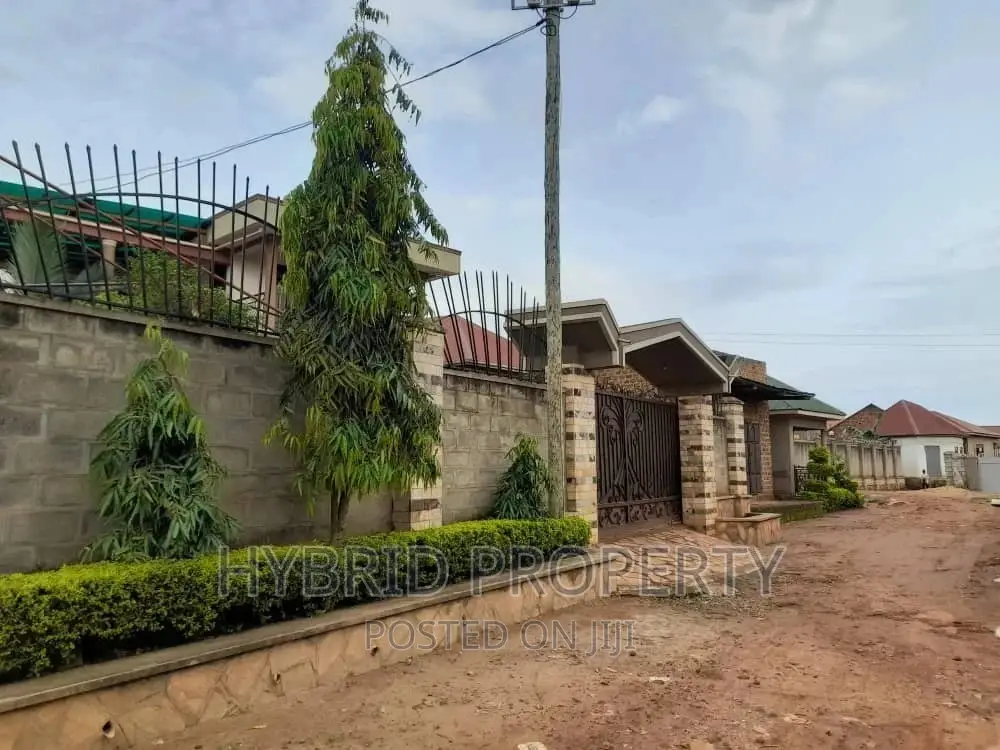 Furnished 4bdrm Mansion in Nansana~Kabulengwa, Wakiso / Wakiso