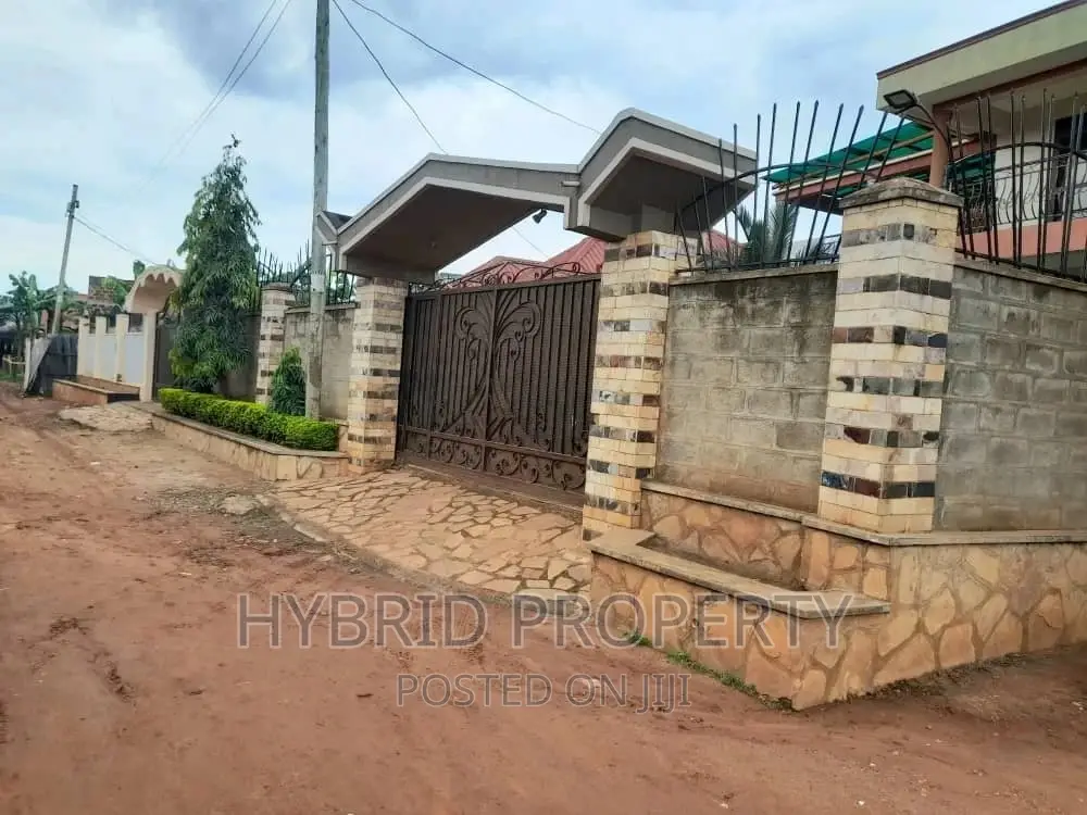 Furnished 4bdrm Mansion in Nansana~Kabulengwa, Wakiso / Wakiso