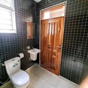 6bdrm Block of Flats in Muyenga Heights, Division a for Sale
