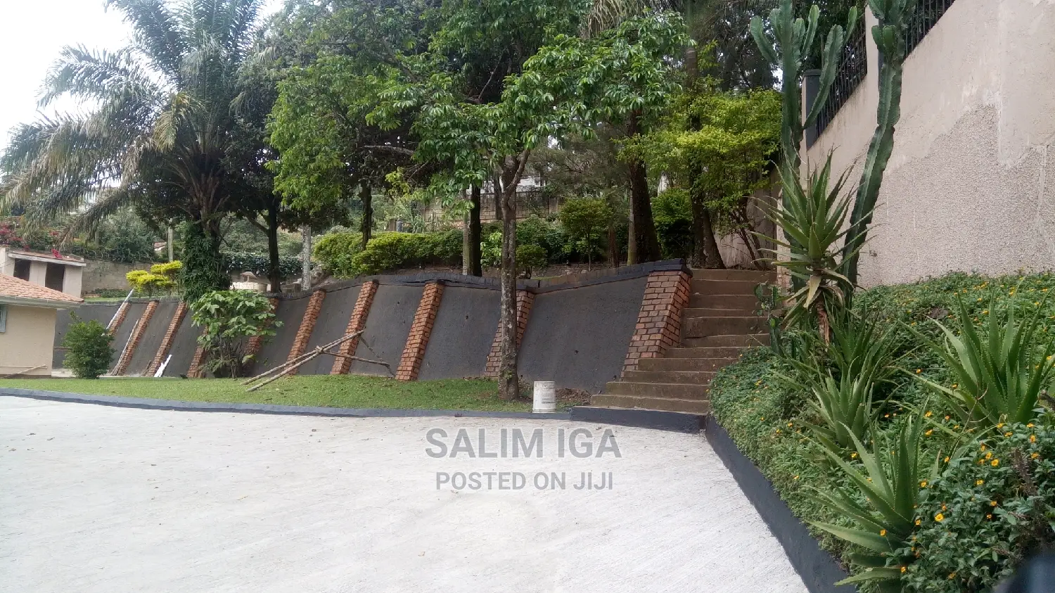 4bdrm Bungalow in Kololo Property, Central Division for Rent