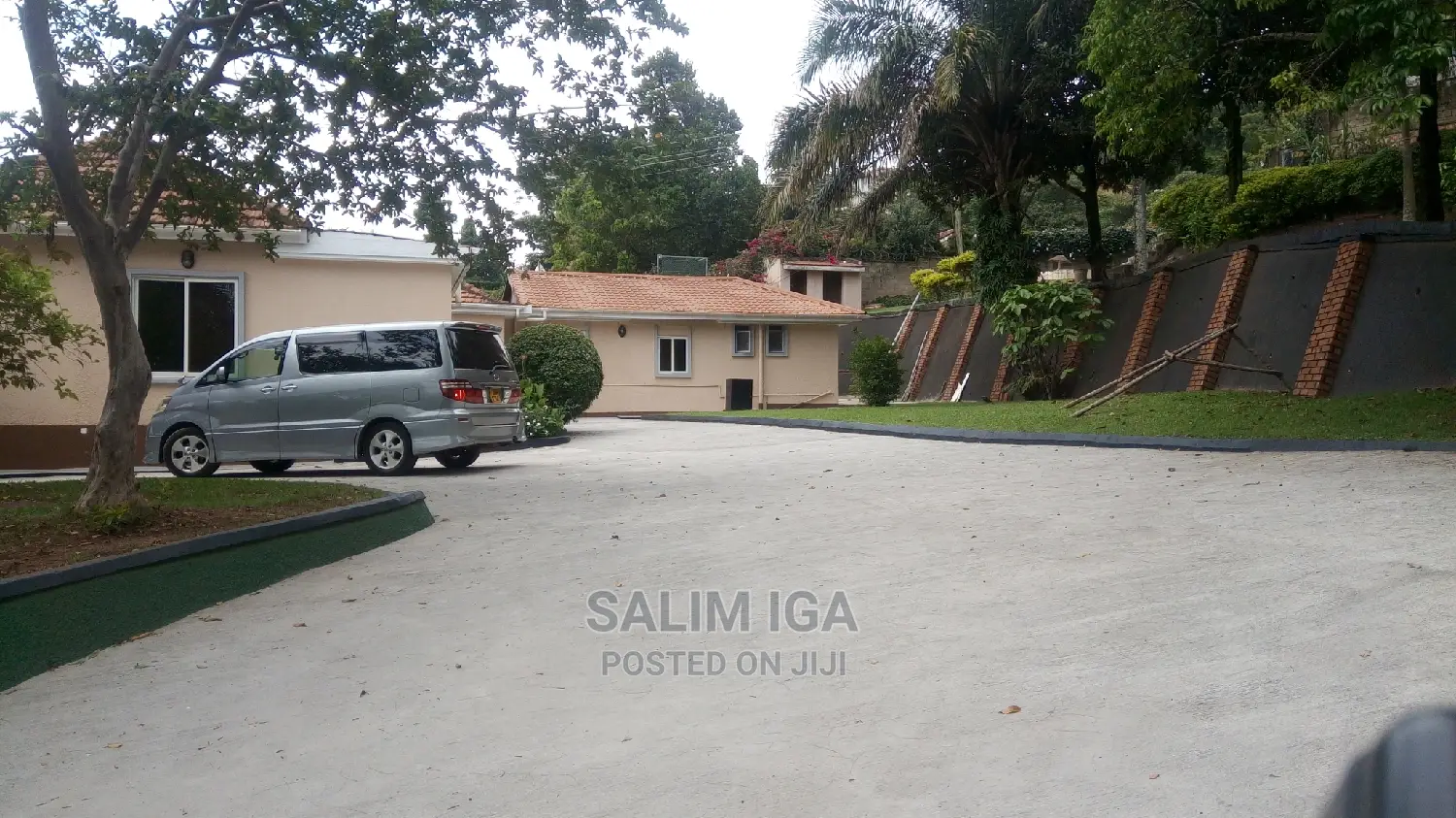 4bdrm Bungalow in Kololo Property, Central Division for Rent