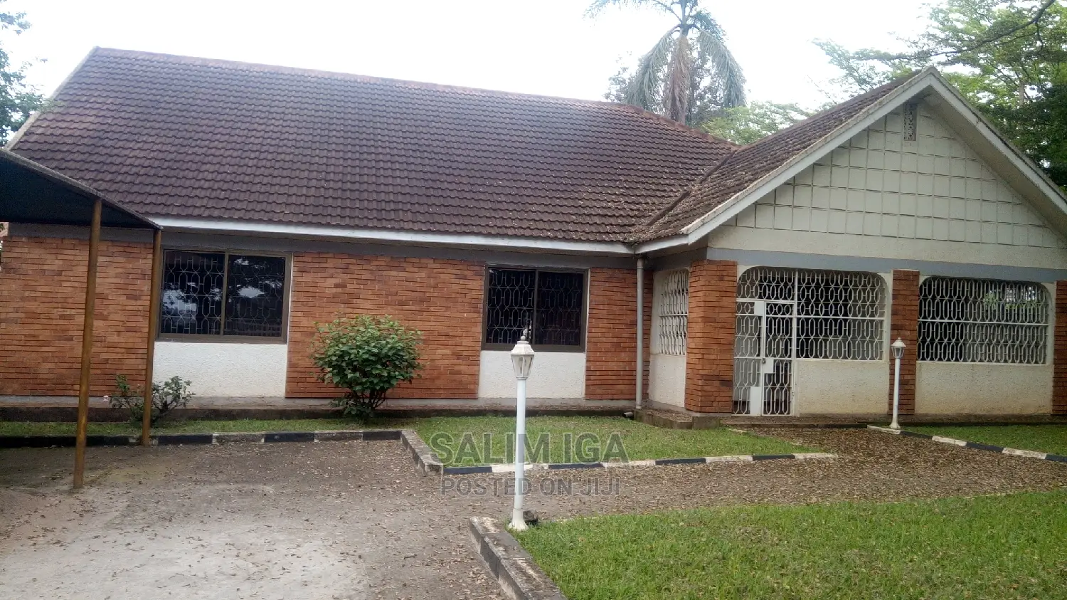 4bdrm Bungalow in Kololo Property, Central Division for Rent