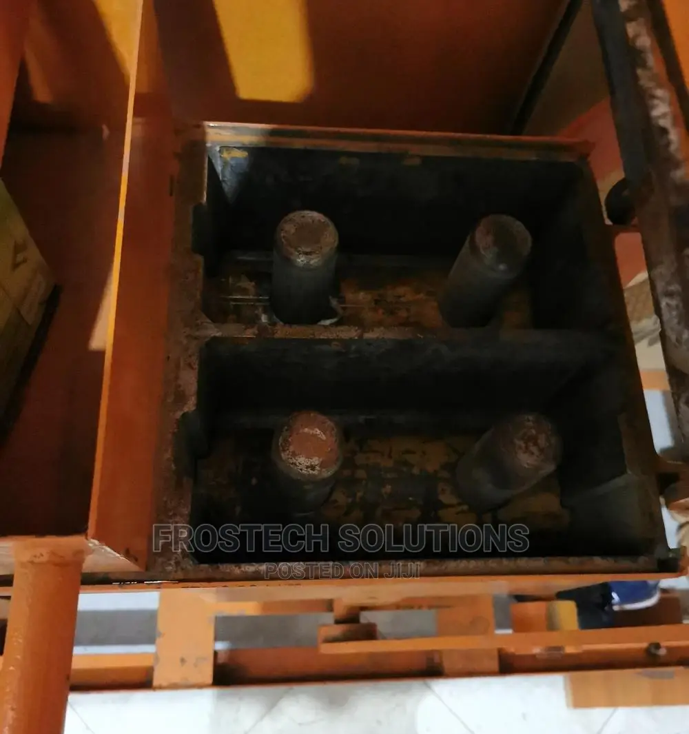 Double Interlocking Hollow Brick Machine