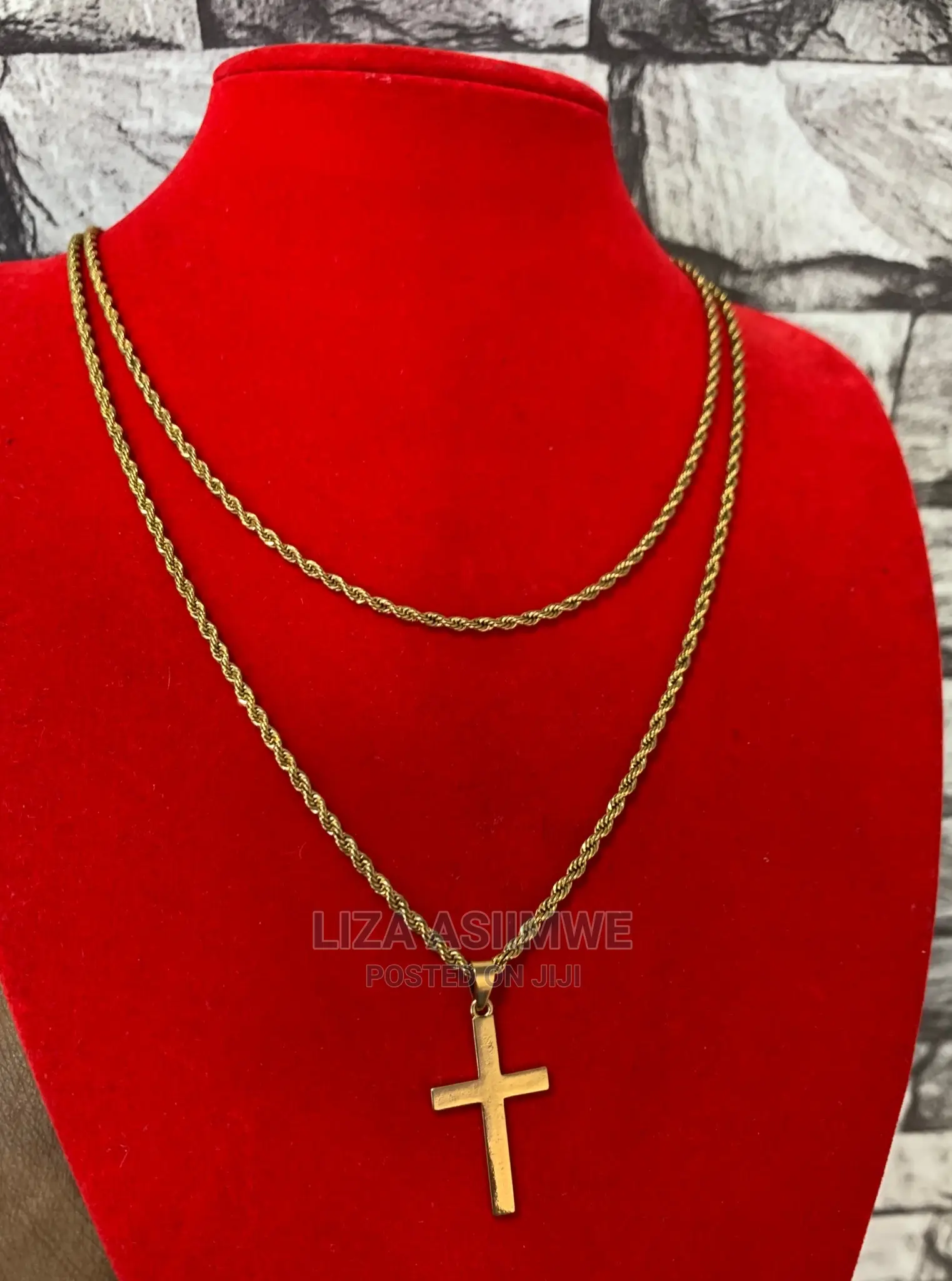 Simple Men’S Necklaces Available With a Cross Pendant