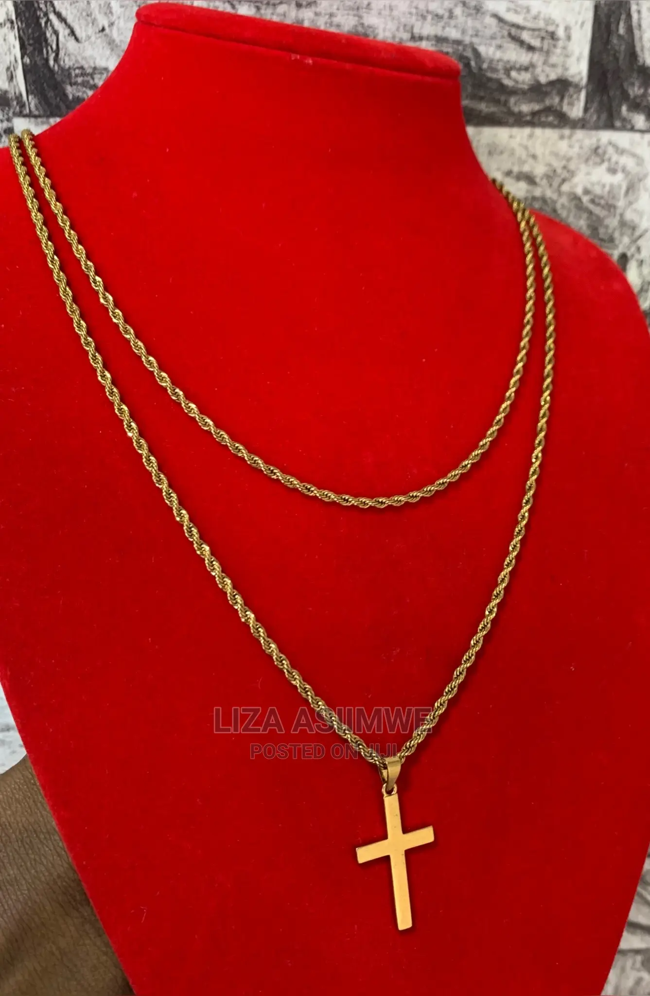 Simple Men’S Necklaces Available With a Cross Pendant