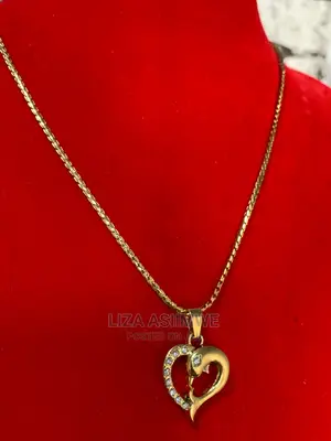 Simple Necklaces Available for Both Women and Men