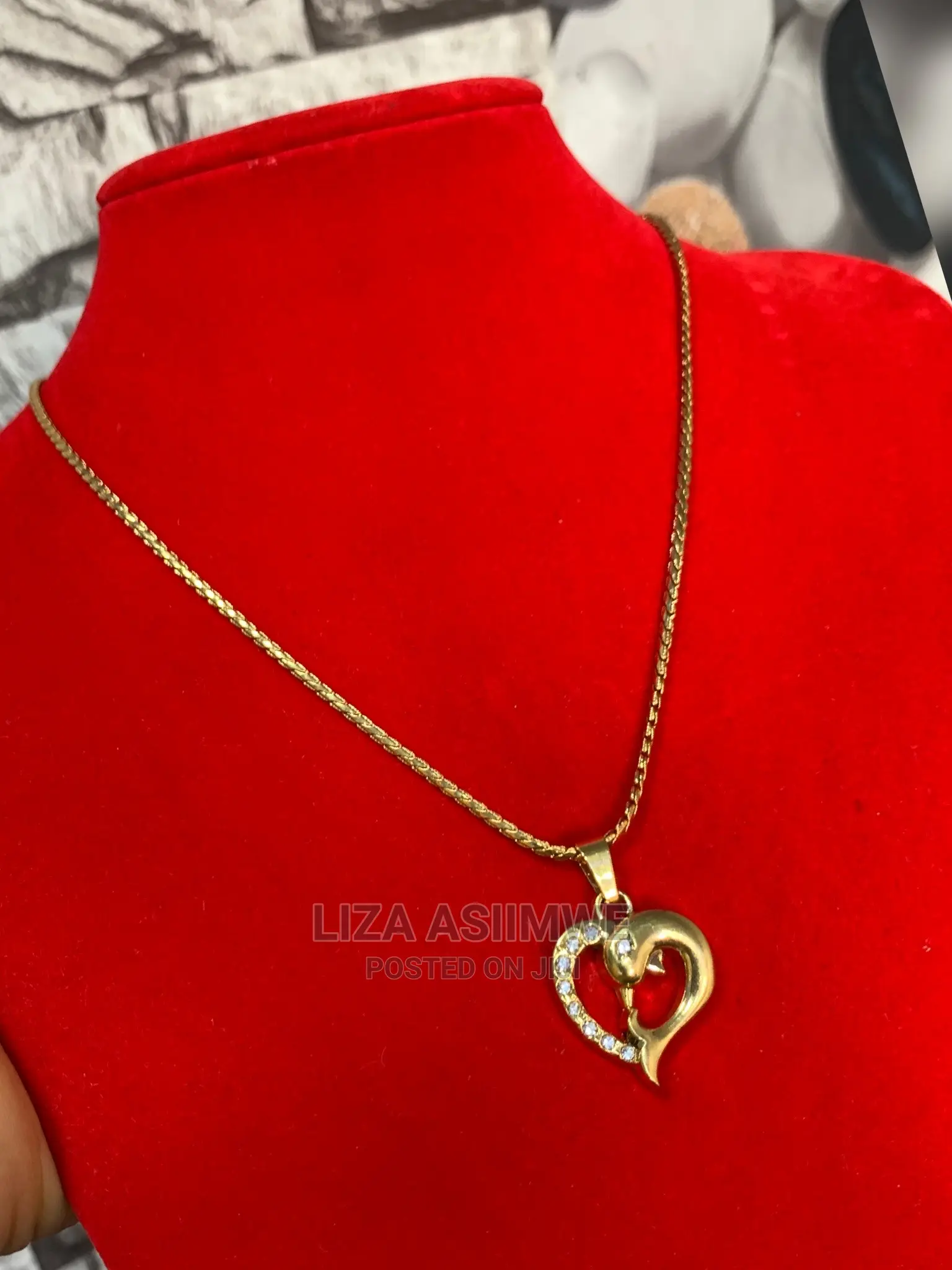 Simple Necklaces Available for Both Women and Men