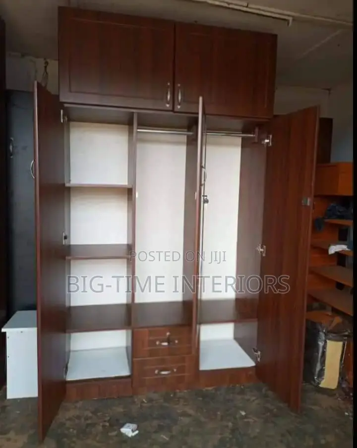 Classy Triple Wardrobe 4*7 Feet