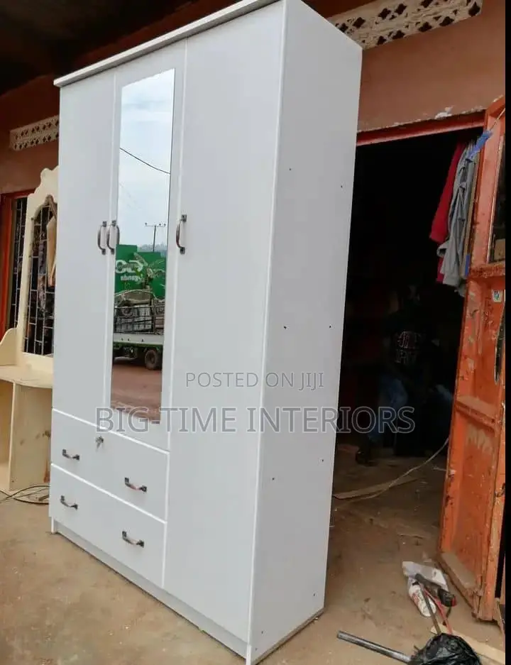 Modern Triple Wardrobe 4*6 Feet