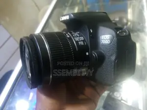 Canon: Eos: 700D Camera.