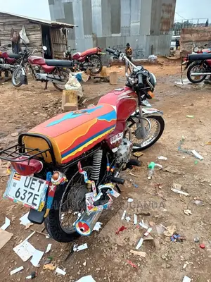 Bajaj Stroke 2021 Yellow