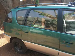 Toyota Ipsum 1996 Green
