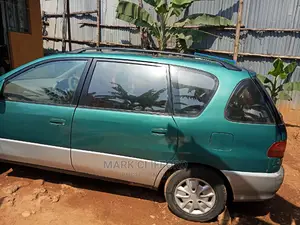 Toyota Ipsum 1996 Green