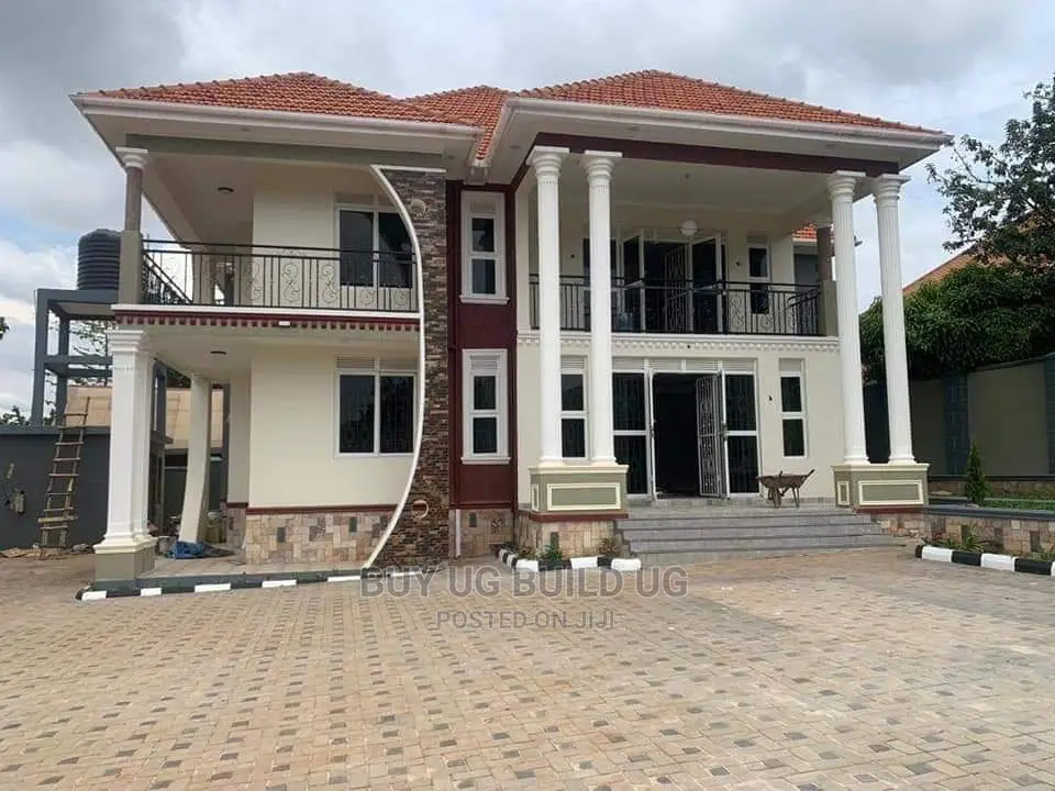 6bdrm Duplex in in Seguku Katale, Division a for Sale in Division A