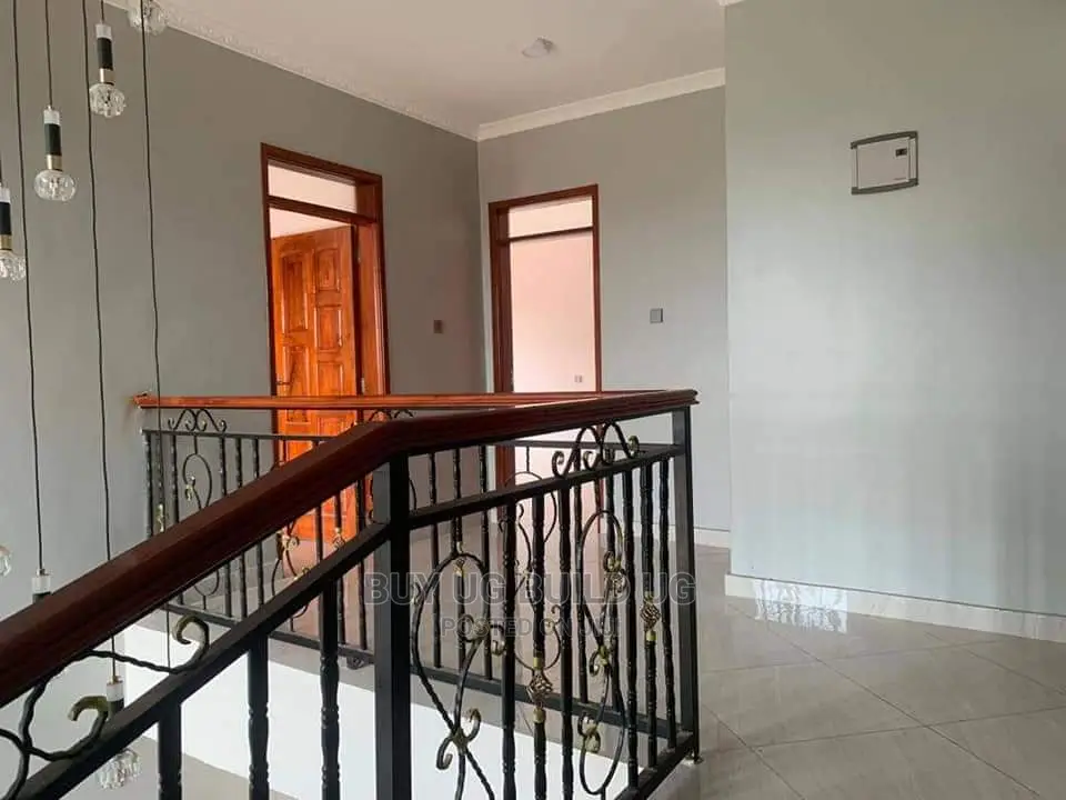 6bdrm Duplex in in Seguku Katale, Division a for Sale in Division A