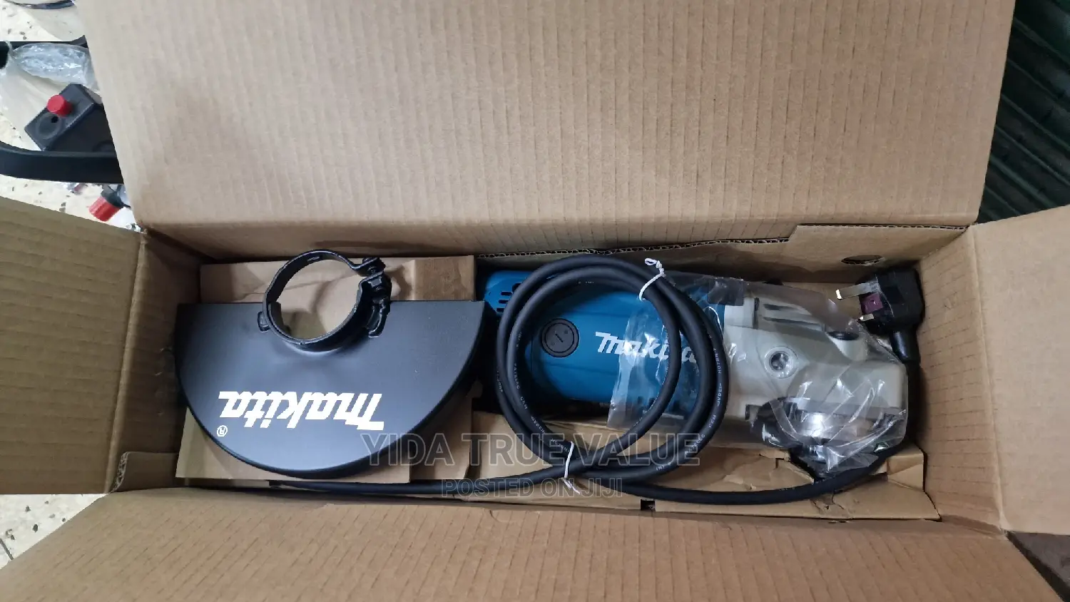 Makita Grinder 9020