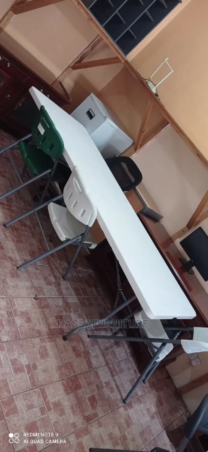 Foldable Plastic Table 8seaters