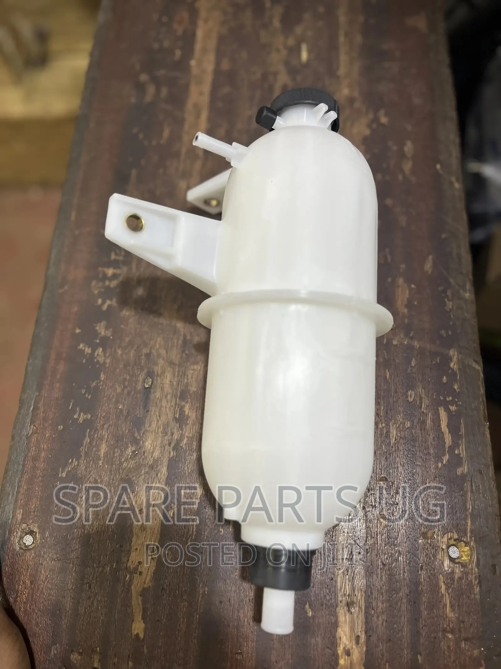 Hilux Vigo Radiator Tank / Reserve Tank
