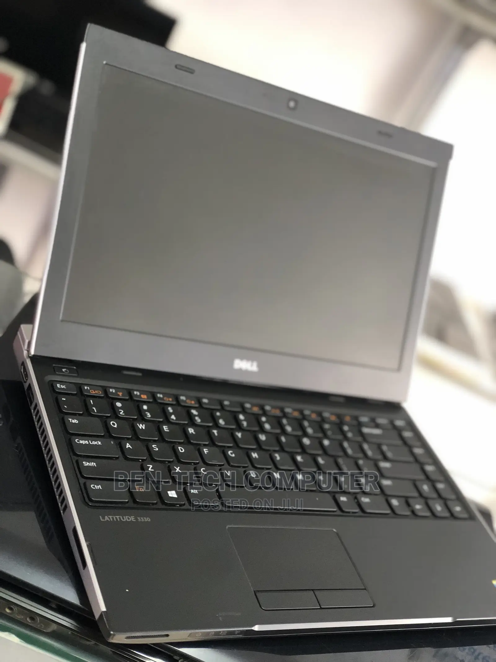 Laptop Dell Latitude 3330 4GB Intel HDD 500GB