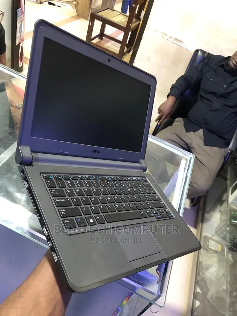 Laptop Dell 4GB Intel HDD 500GB