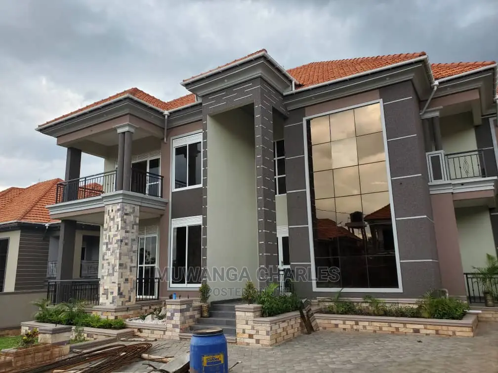 5bdrm Duplex in Fs Properties Ltd, Central Division for Sale