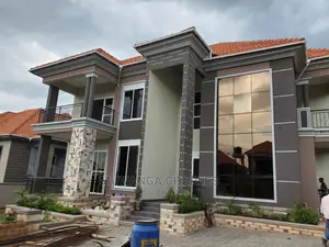 5bdrm Duplex in Fs Properties Ltd, Central Division for Sale