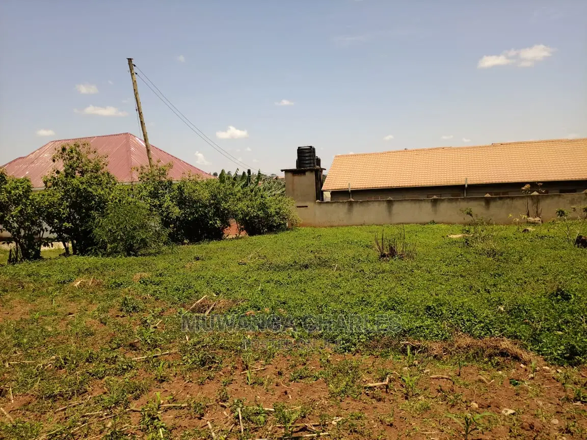 100by70ft Plot for Sale at Kyanja