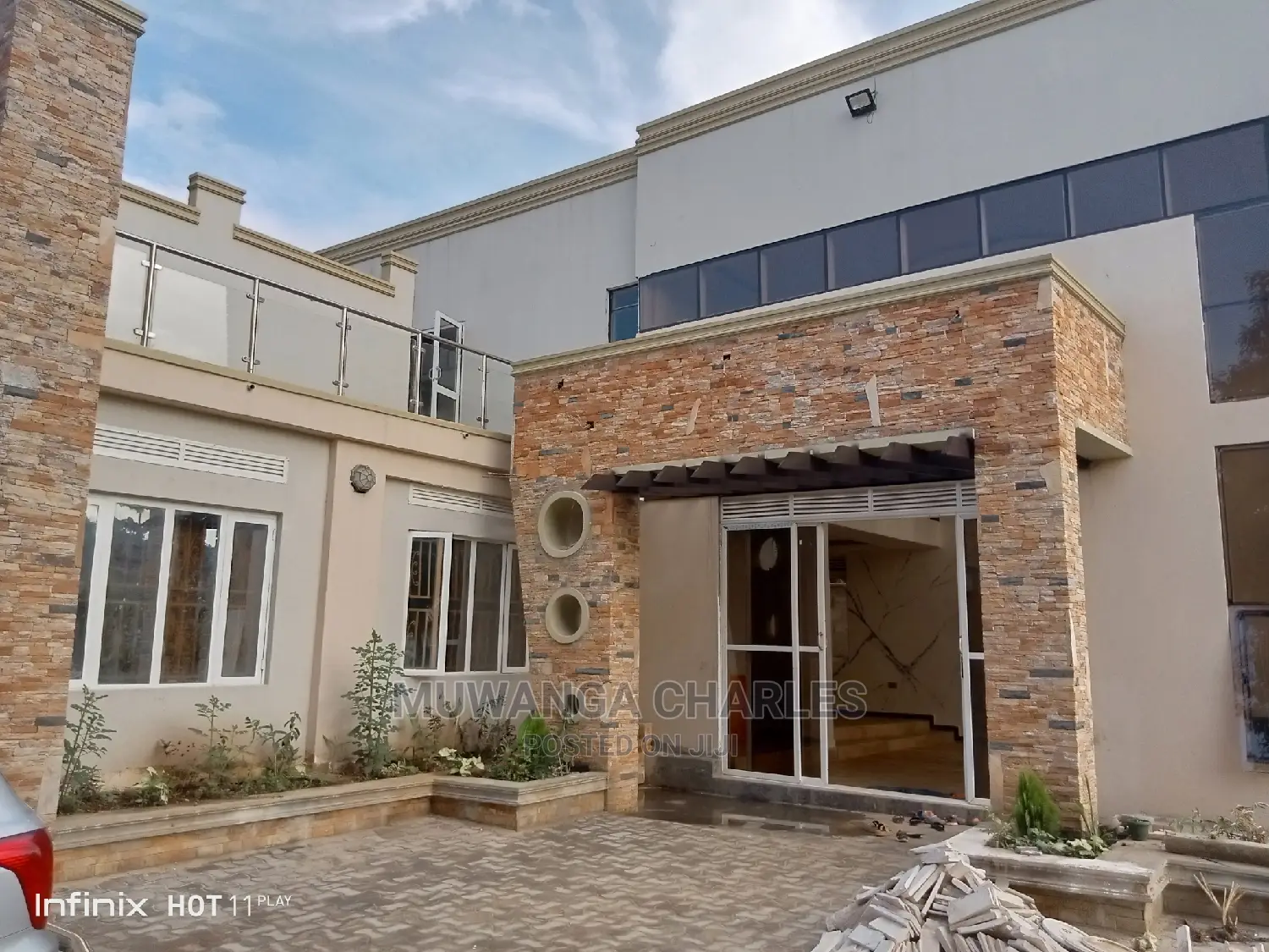 5bdrm Duplex in Fs Properties Ltd, Central Division for Sale