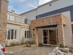 5bdrm Duplex in Fs Properties Ltd, Central Division for Sale