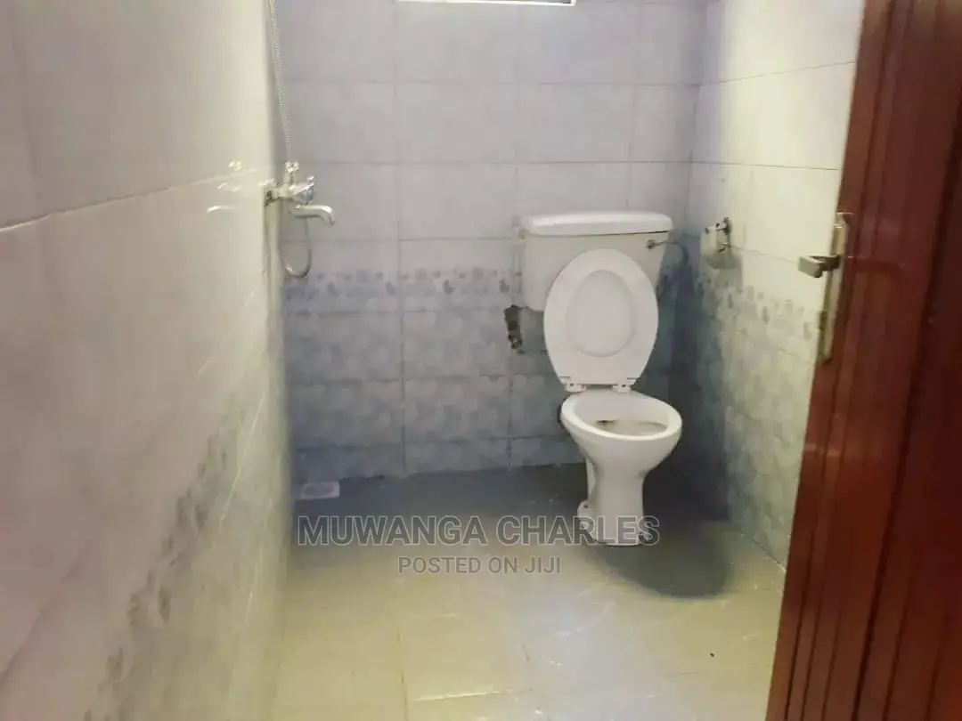 5bdrm Duplex in Fs Properties Ltd, Central Division for Sale
