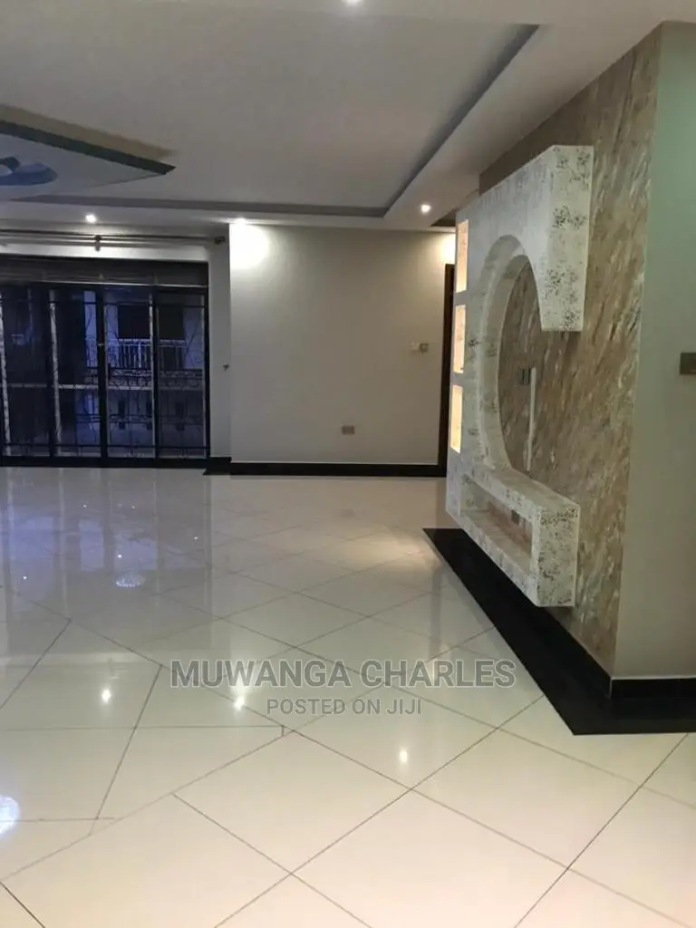 5bdrm Duplex in Fs Properties Ltd, Central Division for Sale