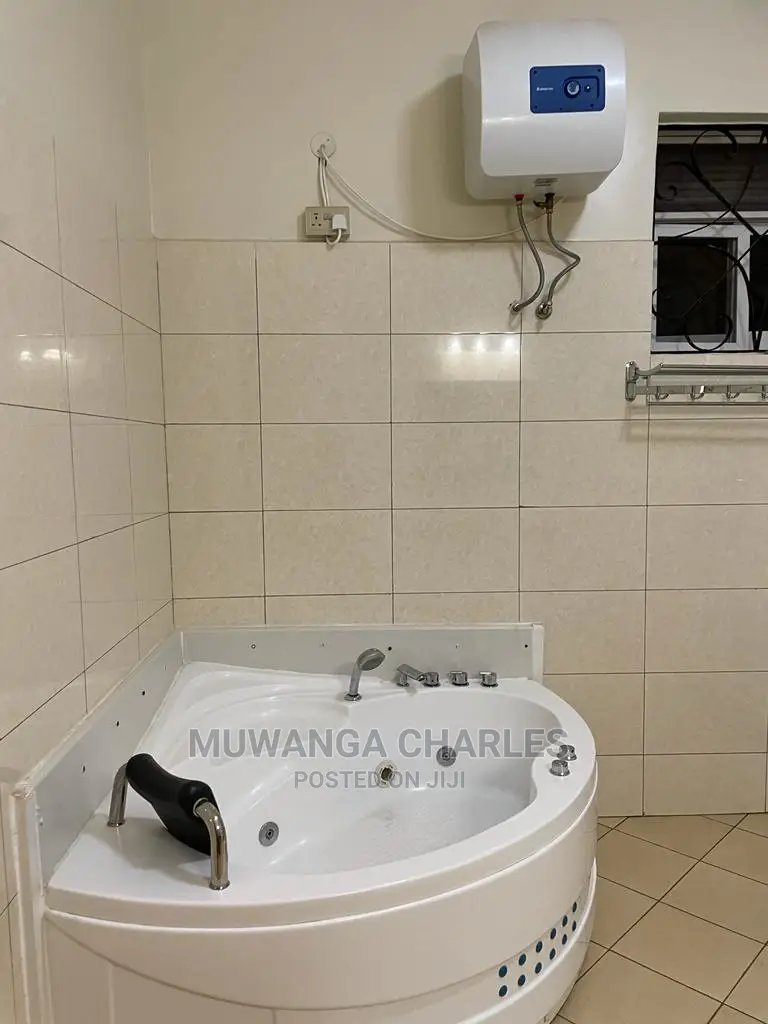 5bdrm Duplex in Fs Properties Ltd, Central Division for Sale