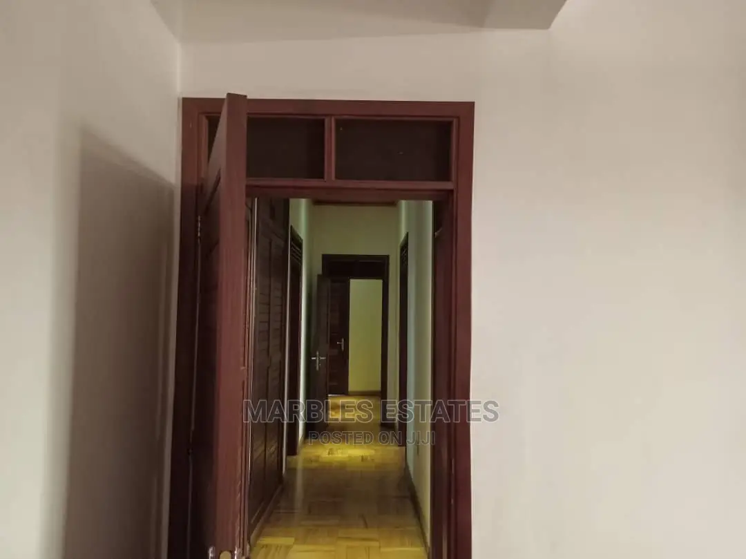 4bdrm Bungalow in Upper Kololo, Central Division for Rent