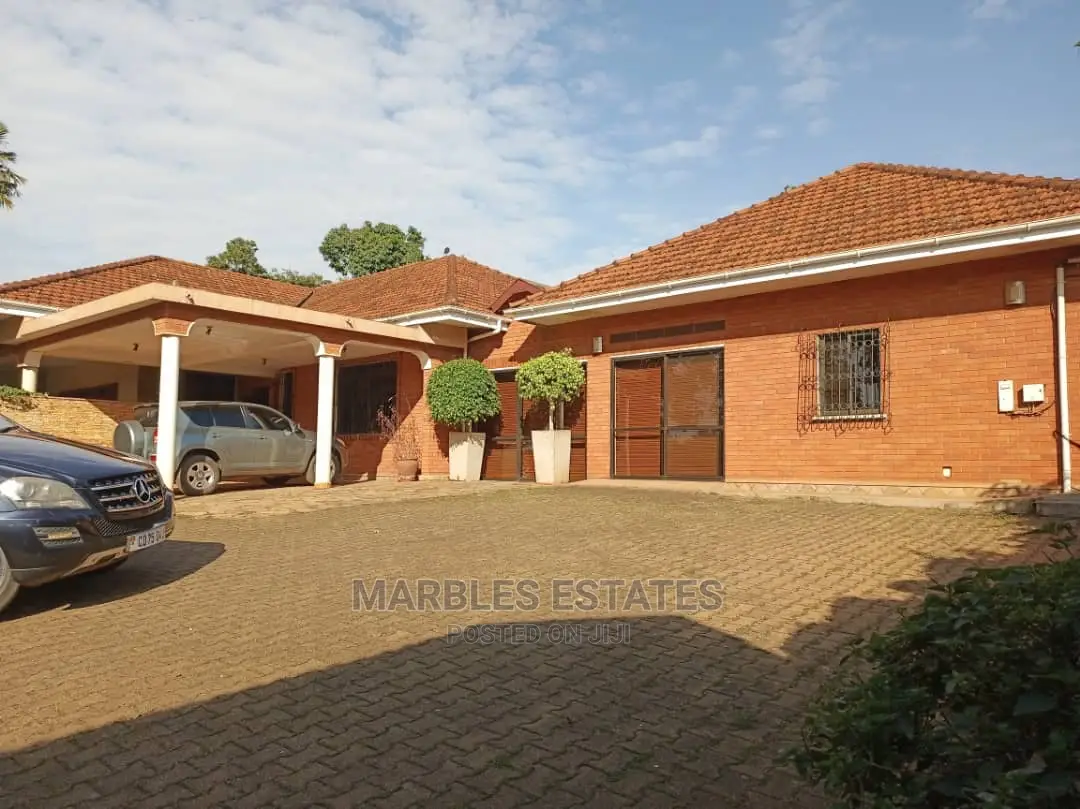 4bdrm Bungalow in Upper Kololo, Central Division for Rent