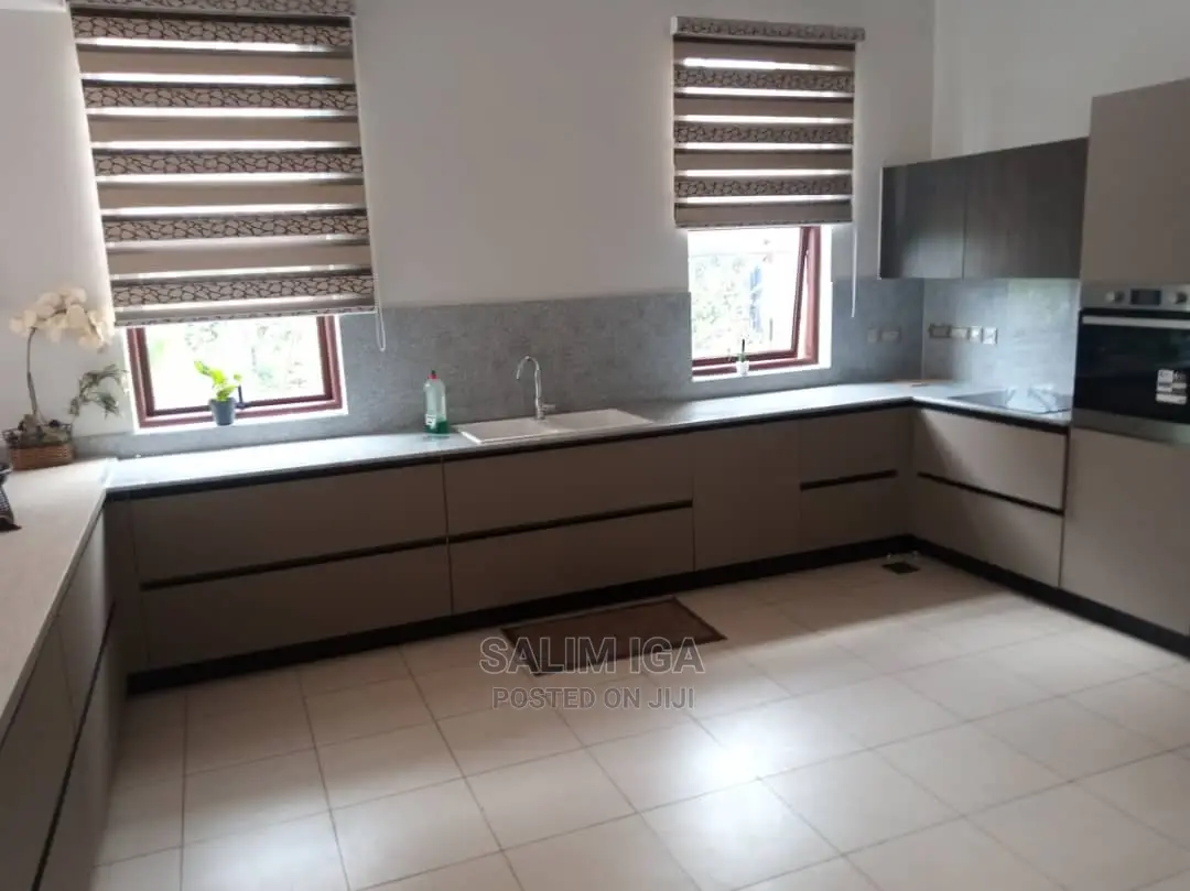 4bdrm Duplex in Kololo Property, Wakiso / Wakiso for Sale
