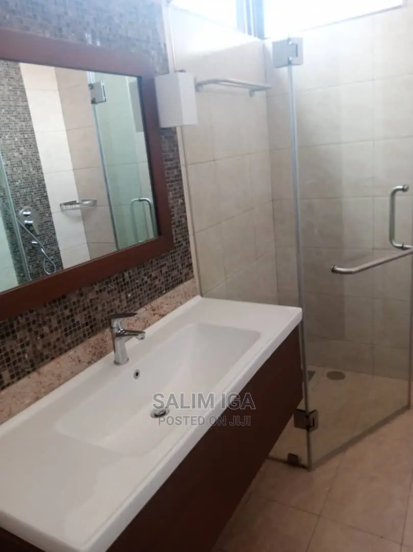 4bdrm Duplex in Kololo Property, Wakiso / Wakiso for Sale