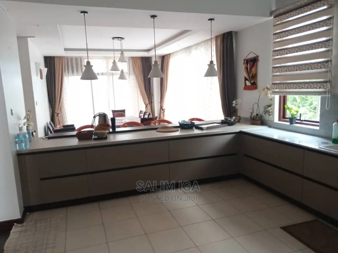 4bdrm Duplex in Kololo Property, Wakiso / Wakiso for Sale