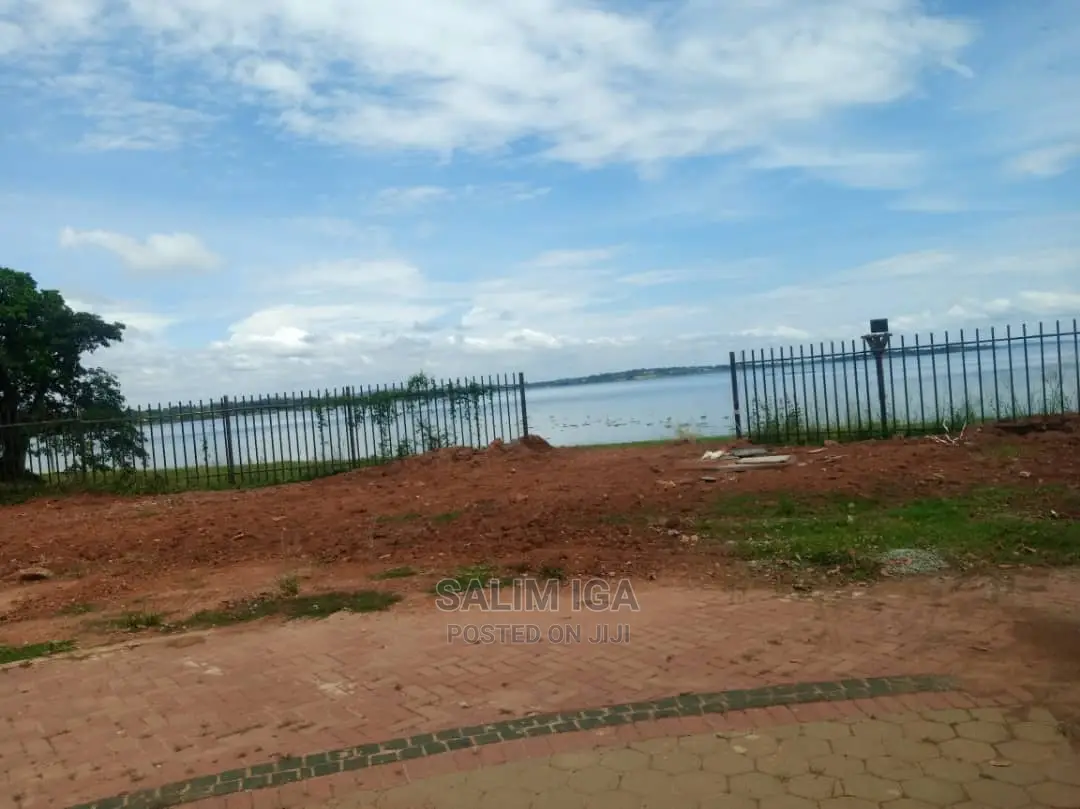 4bdrm Duplex in Kololo Property, Wakiso / Wakiso for Sale