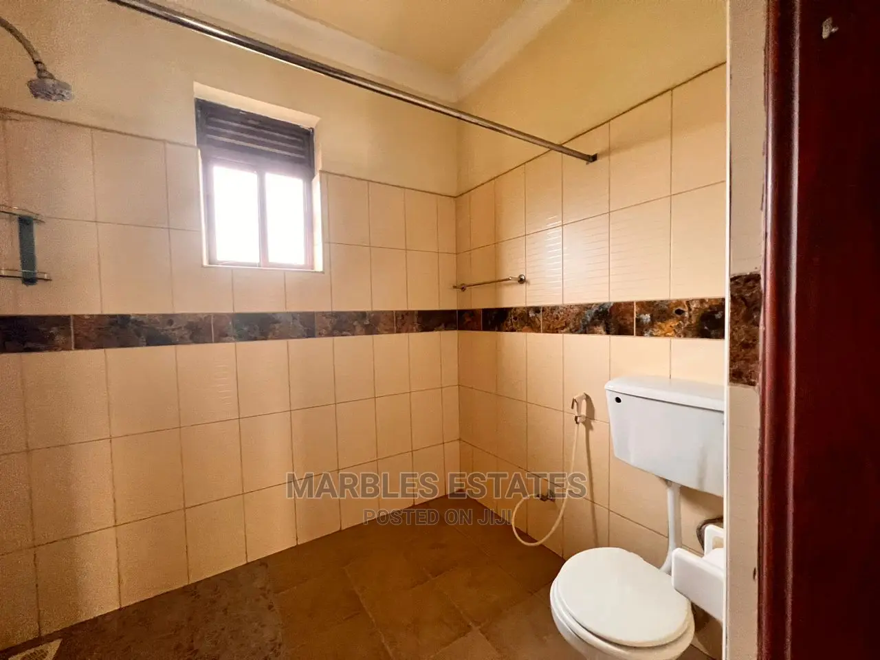 3bdrm Townhouse / Terrace in Bugoloobi, Central Division for Rent