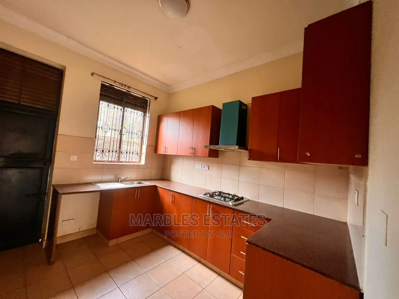 3bdrm Townhouse / Terrace in Bugoloobi, Central Division for Rent