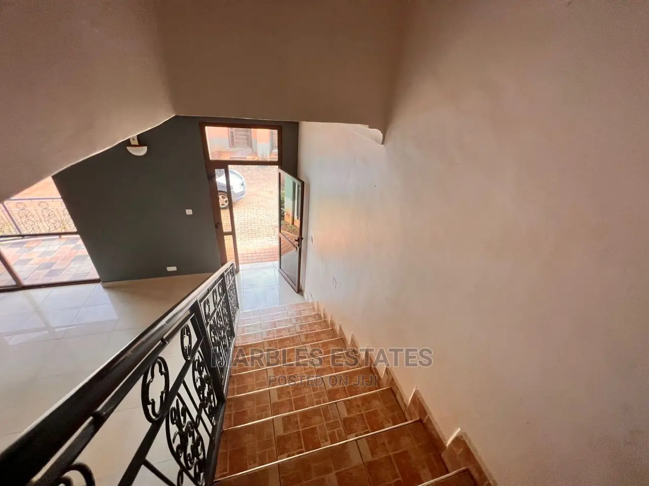 3bdrm Townhouse / Terrace in Bugoloobi, Central Division for Rent