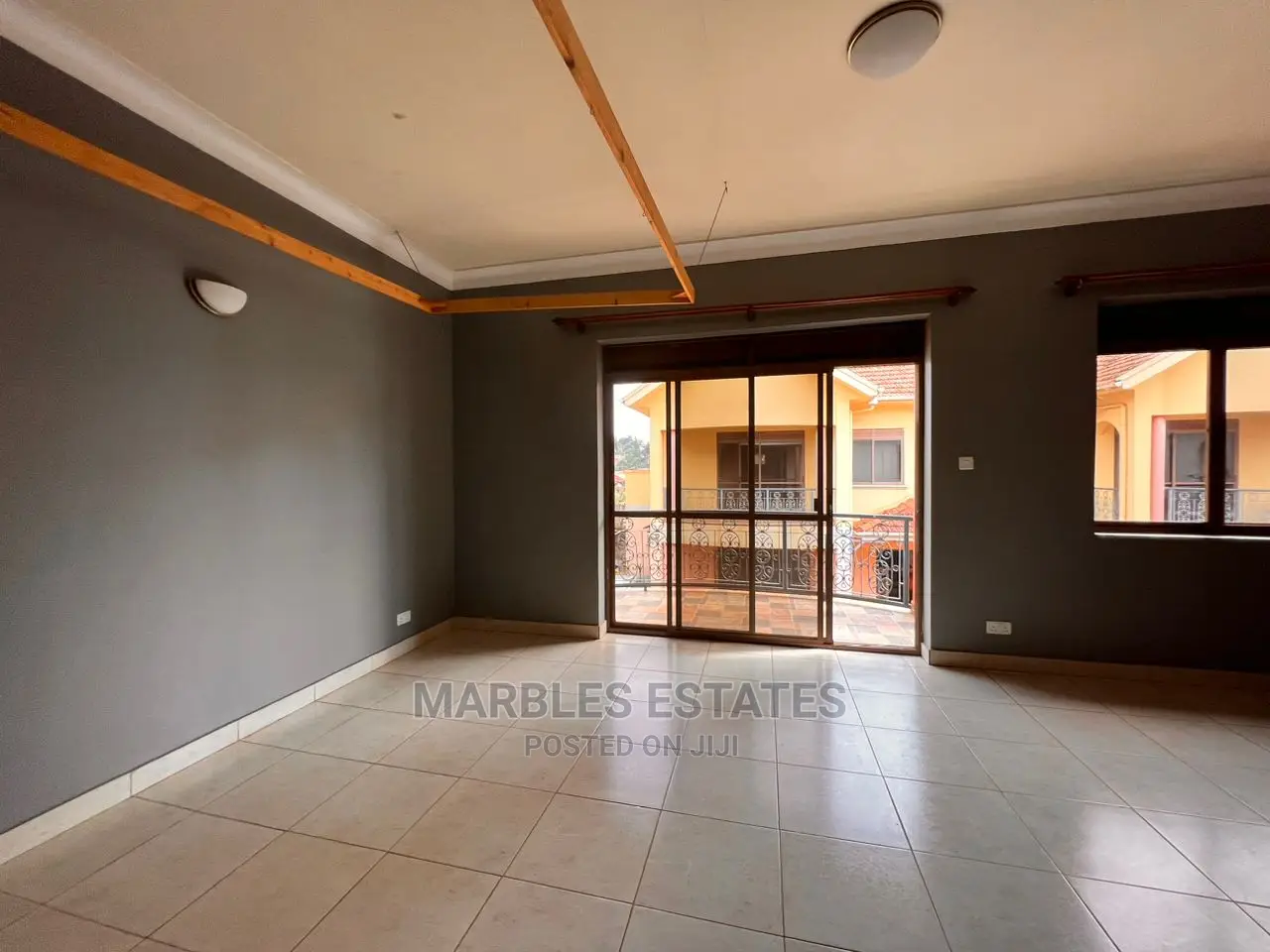 3bdrm Townhouse / Terrace in Bugoloobi, Central Division for Rent