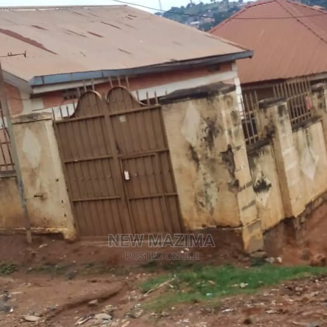 2bdrm House in Salaama Munyonyo, Division a for Sale