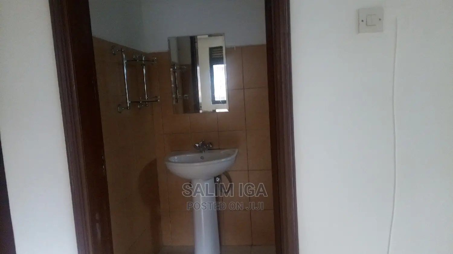 3bdrm Bungalow in Kololo Property, Central Division for Rent