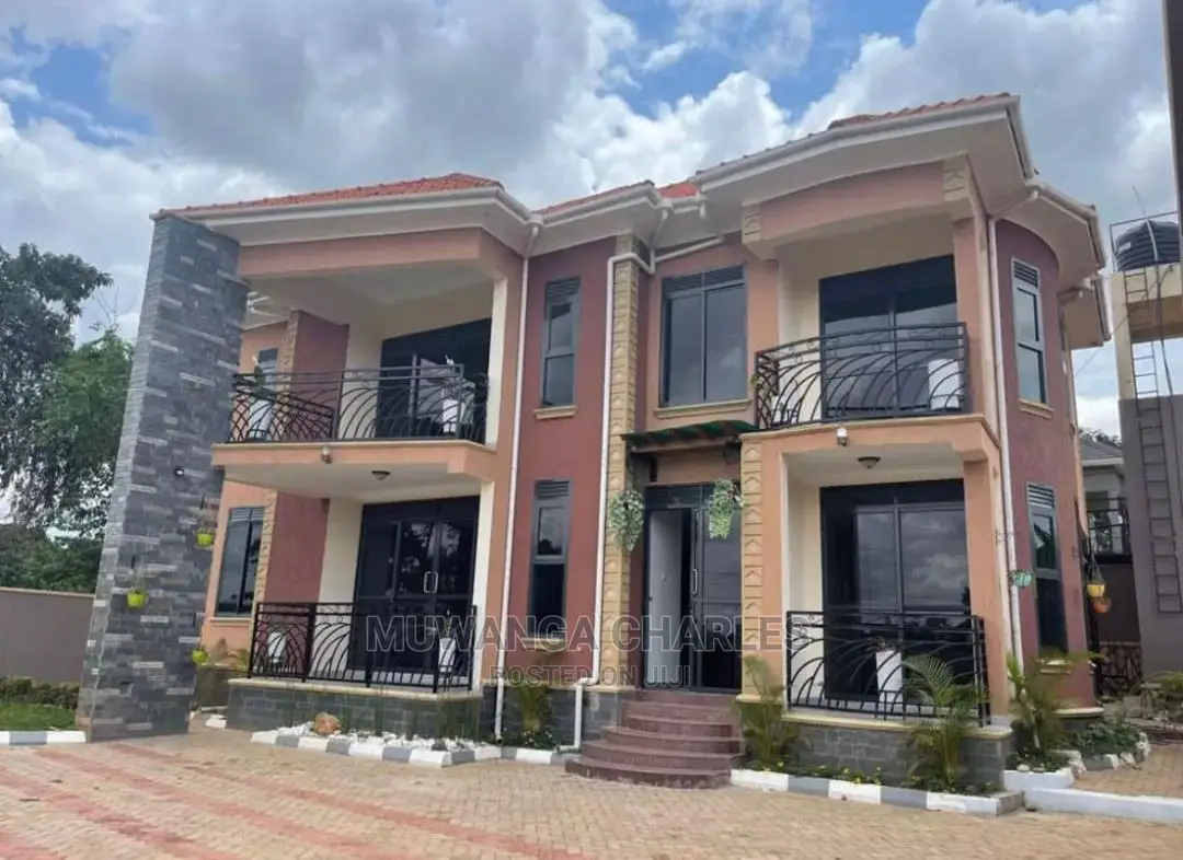 5bdrm Duplex in Fs Properties Ltd, Central Division for Sale