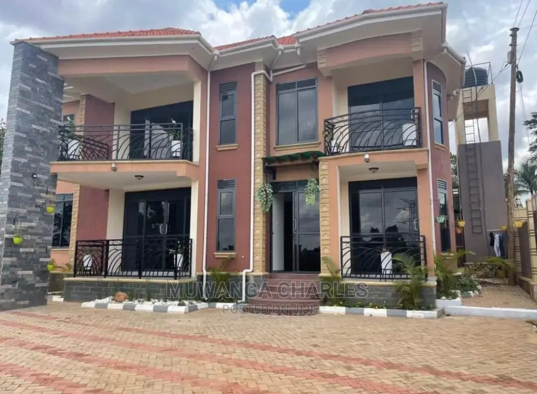 5bdrm Duplex in Fs Properties Ltd, Central Division for Sale
