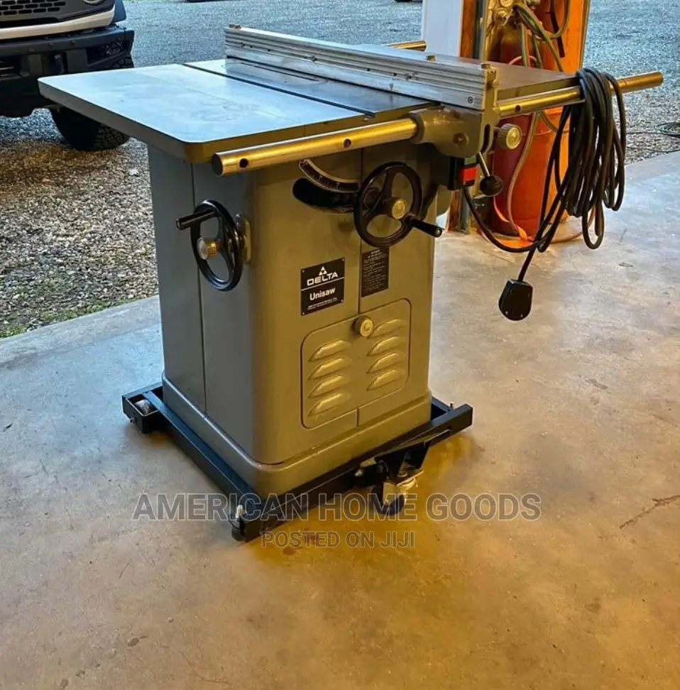 Heavy-duty Delta Commercial Box Table Saws